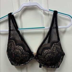 Victoria's Secret Black and Tan Lace Bra